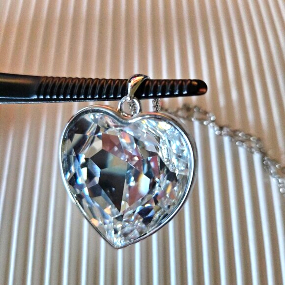 Rare Heart of the ocean Swarovski Heart Crystal Necklace Large 1.3in - Picture 3 of 6
